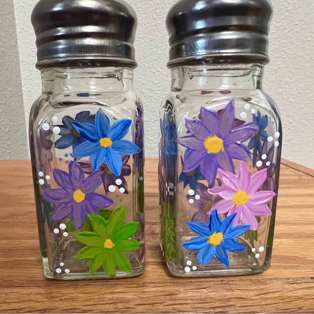 Hand Painted Spring Flowers Salt & Pepper Shakers - Picture 3 of 5